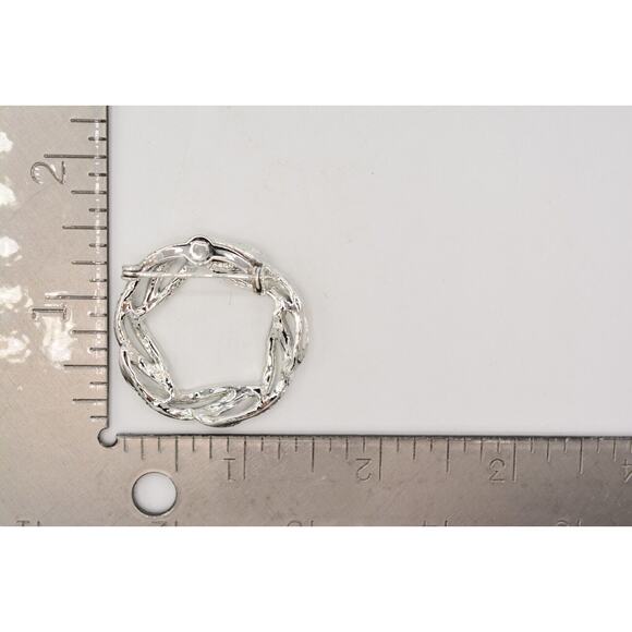 Gerry's Vintage Pin Brooch Round Wreath Silver Tone 1980s Signed BinV - Picture 12 of 12